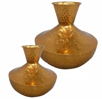 זוג כד מתכת בשני גדלים בגוון ברונזה מבית טודו דיזיין TUDO DESIGN זוג כד מתכת בשני גדלים בגוון ברונזה מבית טודו דיזיין TUDO DESIGN