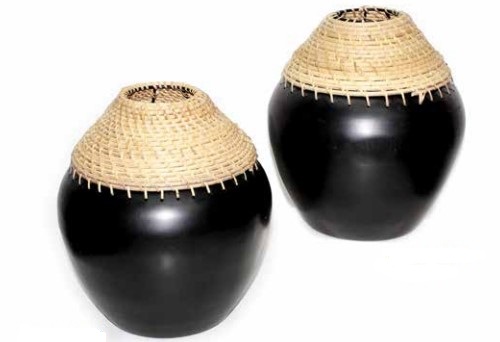 כד מתכת בגדלים שונים לבחירה מבית טודו דיזיין TUDO DESIGN כד מתכת בגדלים שונים לבחירה מבית טודו דיזיין TUDO DESIGN