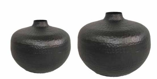 כד מתכת מושחר במגוון גדלים מבית טודו דיזיין TUDO DESIGN כד מתכת מושחר במגוון גדלים מבית טודו דיזיין TUDO DESIGN